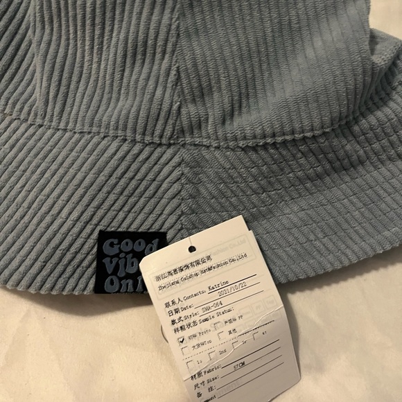 Madden NYC fully lined bucket hat NWT "Good Vibes Only" blue gray - Picture 3 of 5